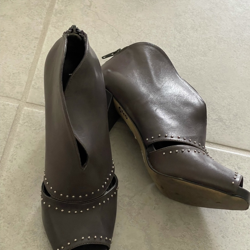 Franco Sarto Gray Shoes - Picture 3 of 5